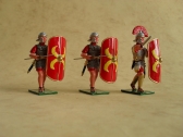 RIG2/A Romans advancing with Pila